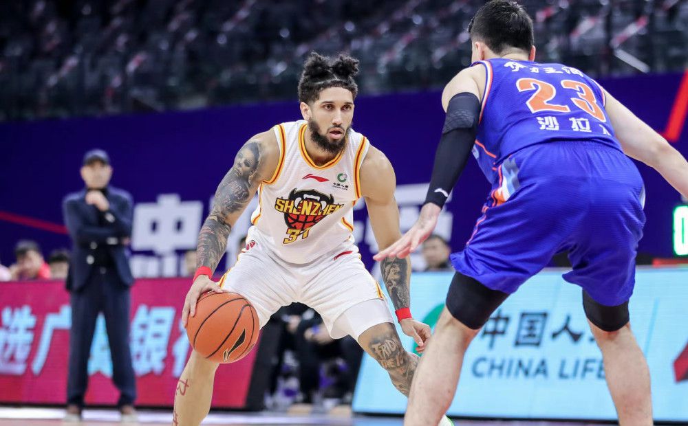 沃格尔:防守能使我们赢球 关键球也是NBA常规赛，凭借着布克的绝杀，太阳客场116-113险胜尼克斯。